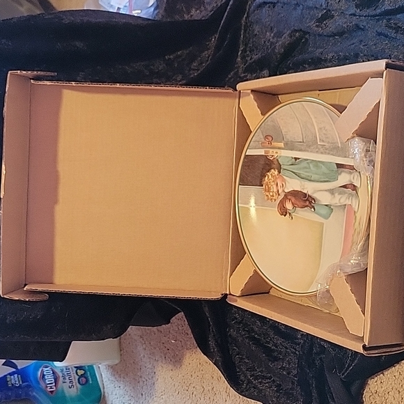 Hamilton Collection "Good Morning" - Picture 2 of 5